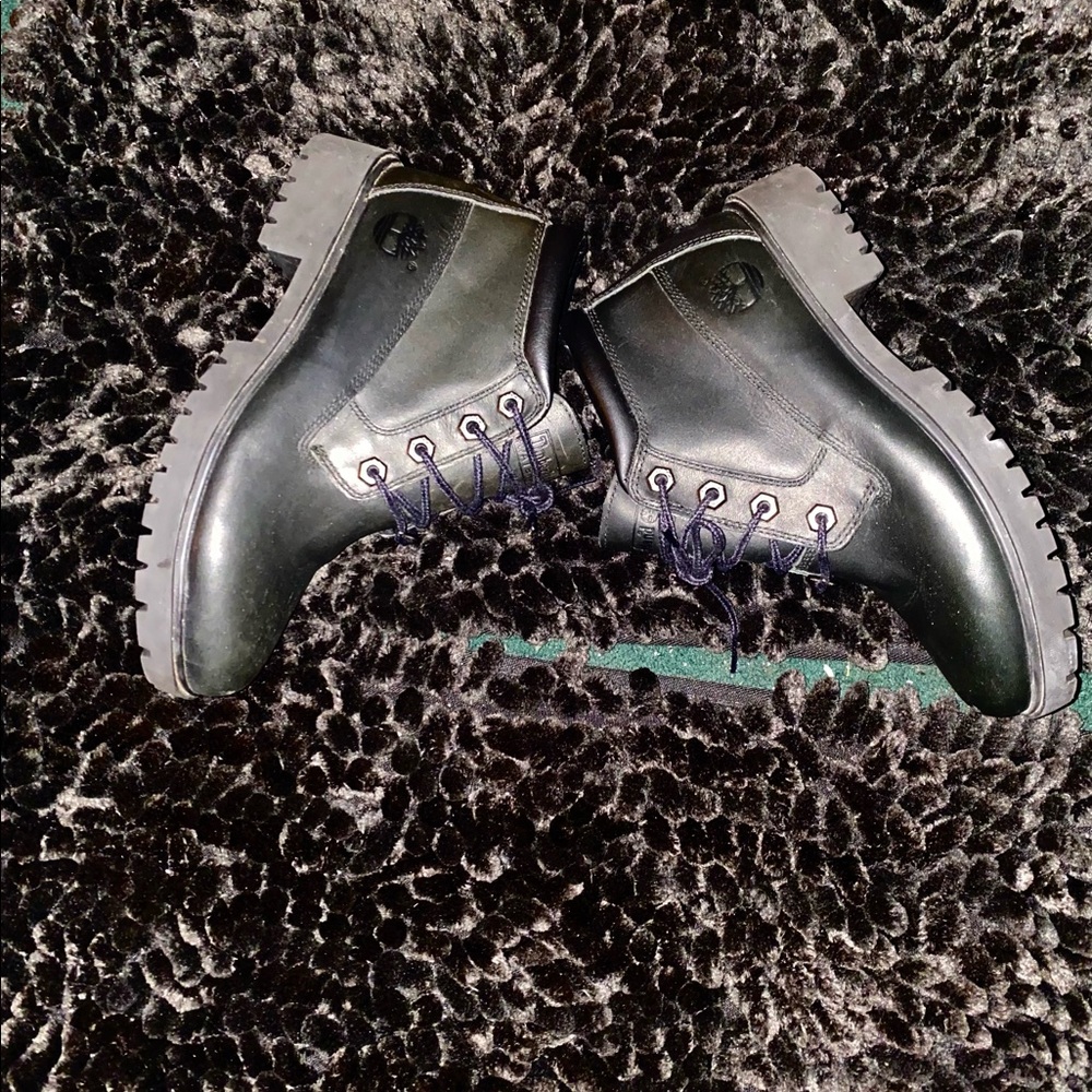 Boots - Picture 2 of 4